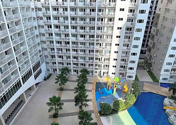 Отель Shawnalyn Condo-tel At Mall Of Philippines